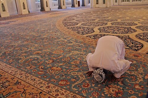 cleaning mosque carpets
